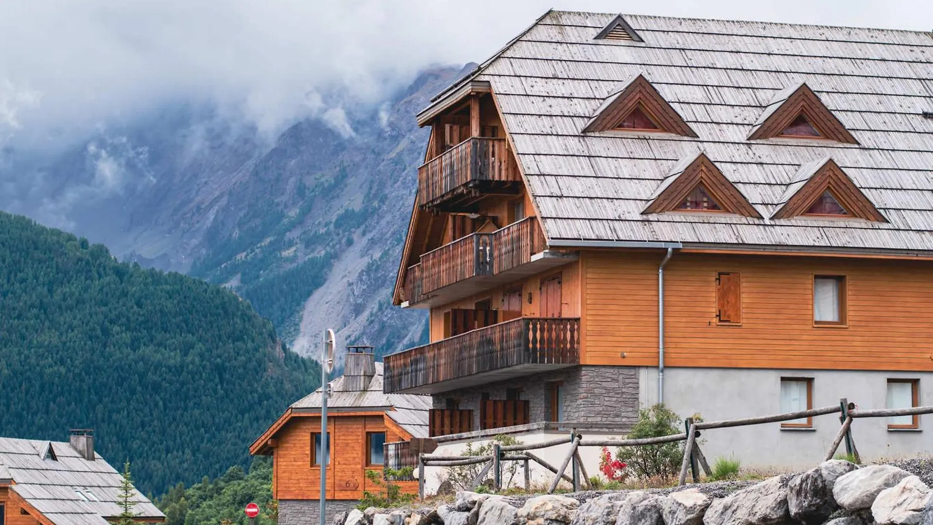Studio Cosy Avec Balcon A Pra Loup 1500 - Residence Les Chalets De Praroustan - Fr-1-504-263 Uvernet-Fours 0*,  France